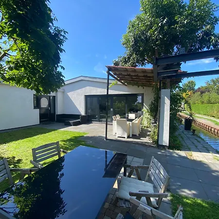 Between Haarlem&amsterdam * Vijfhuizen