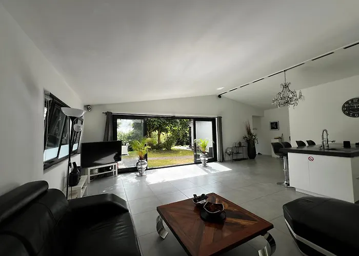 Between Haarlem&amsterdam * Vijfhuizen