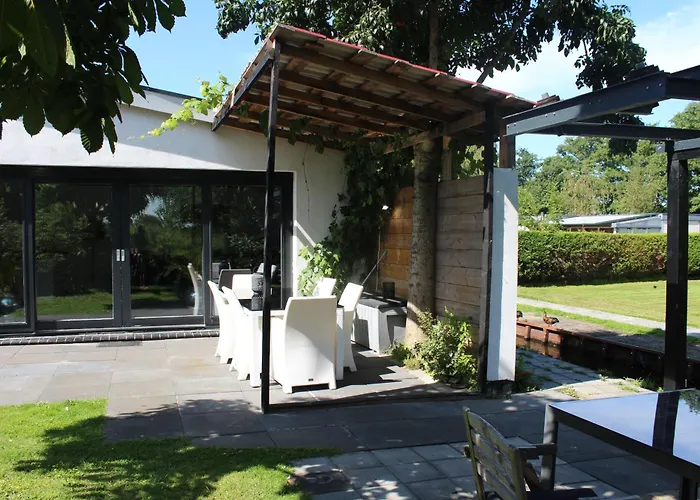 Between Haarlem&amsterdam Vijfhuizen